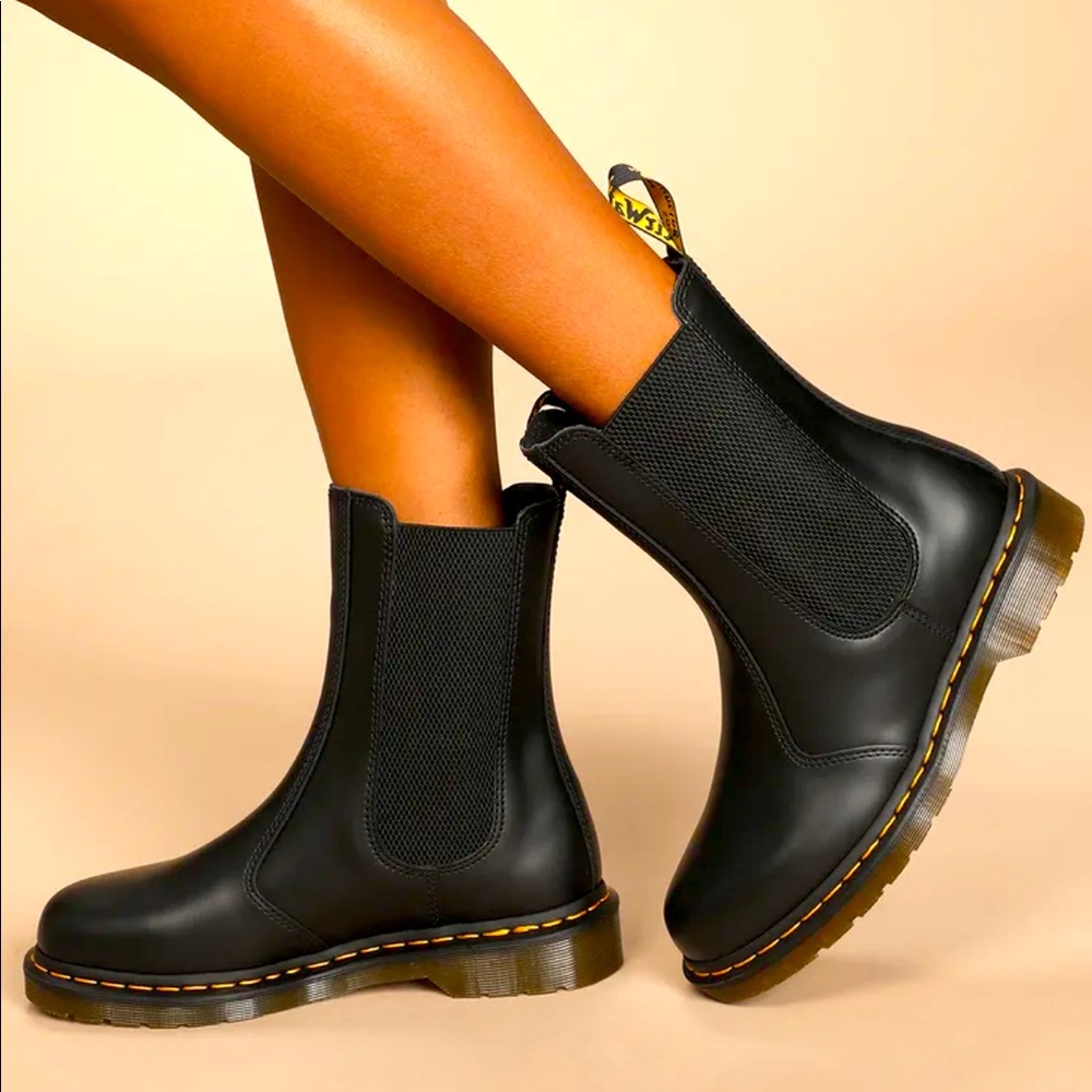 Doc Marten Chelsea Smooth Black Leather Boots